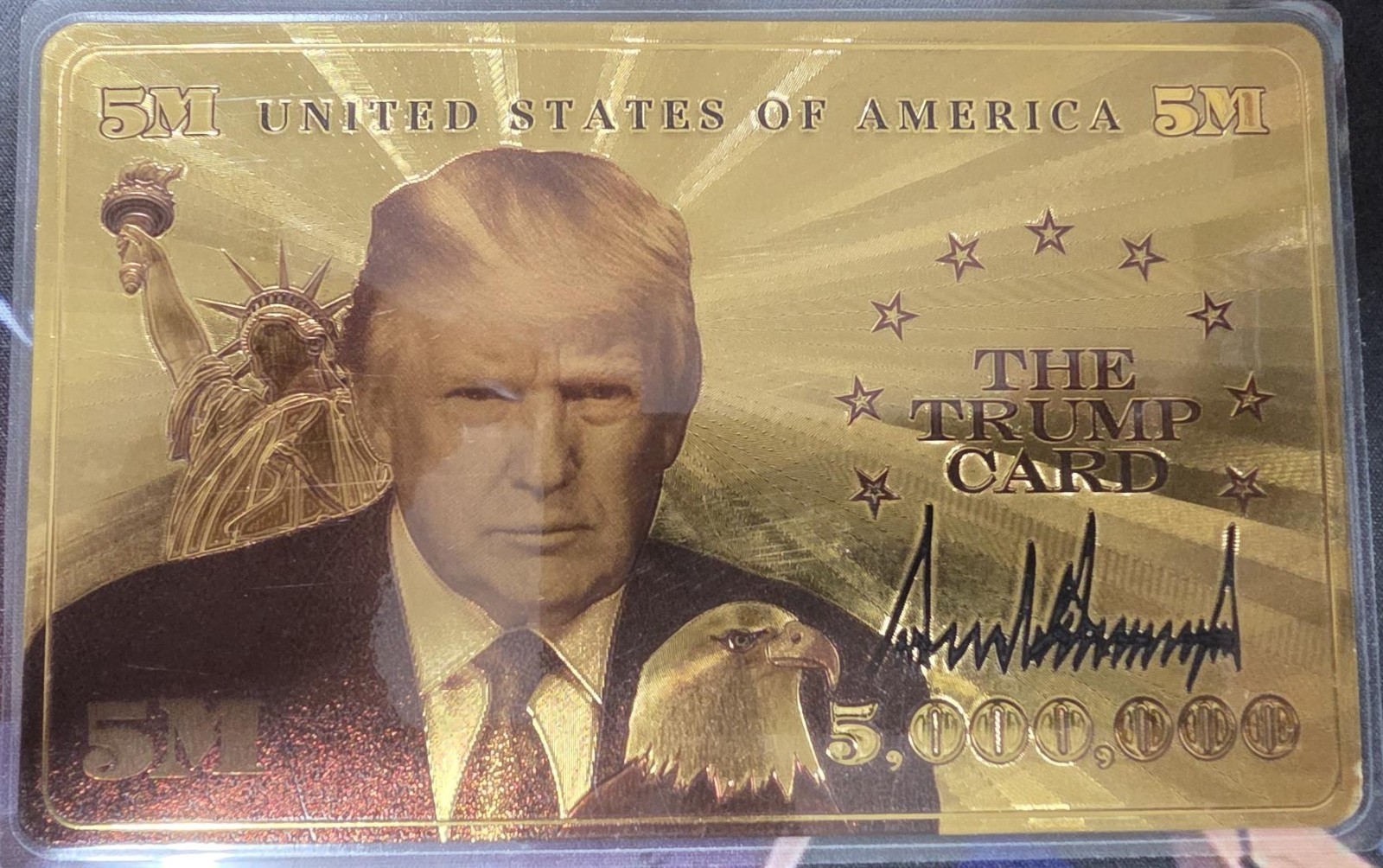 Trump Gold Commemorative Card Collectible Souvenir Visa Edition (Novelty Item)