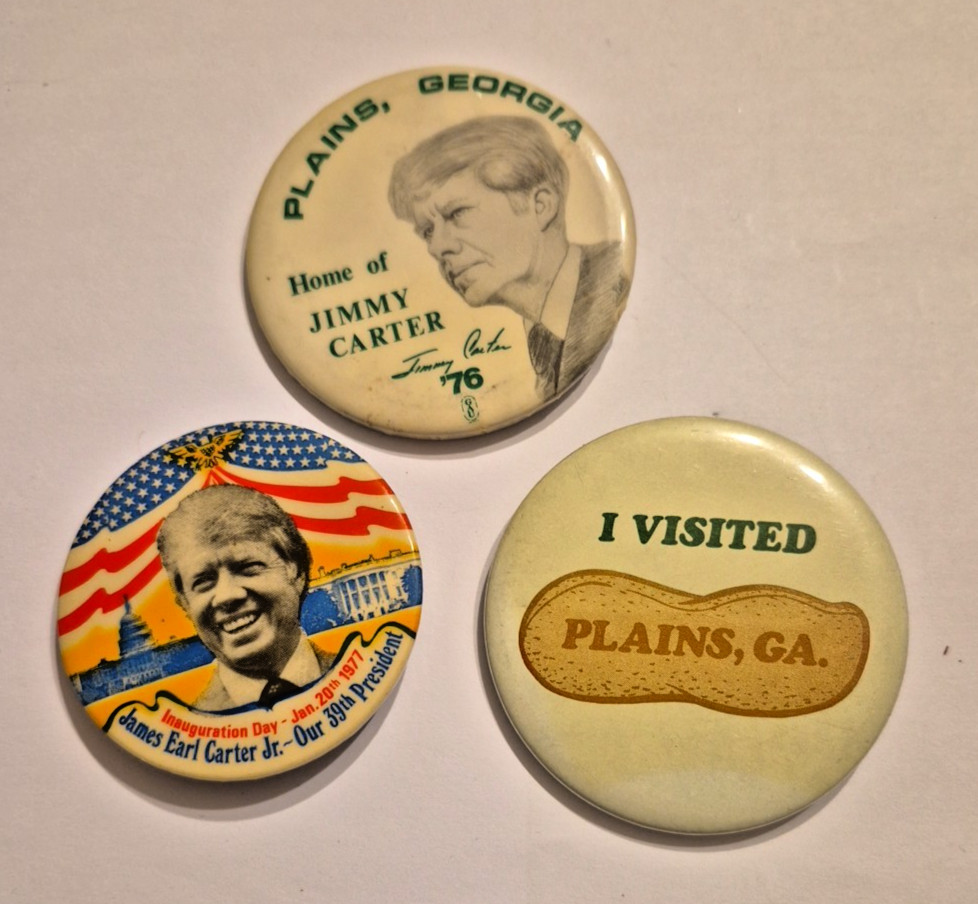 Lot of 2 1970’s Jimmy Carter Presidential Pin Backs 1 Plains Ga