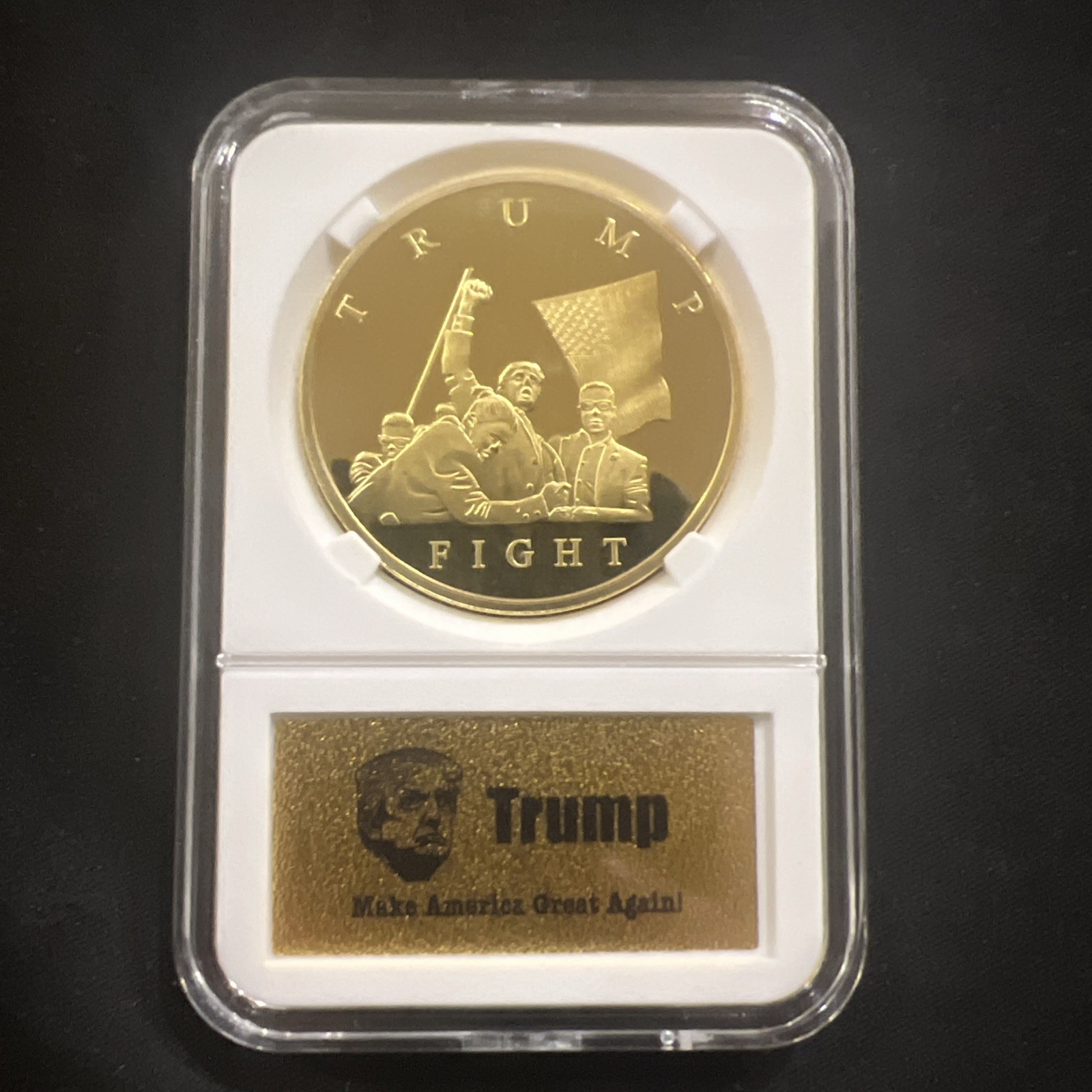 😳 2024-45th President Donald Trump Fight Gold Coin in Clear Case As Pics 🇺🇸