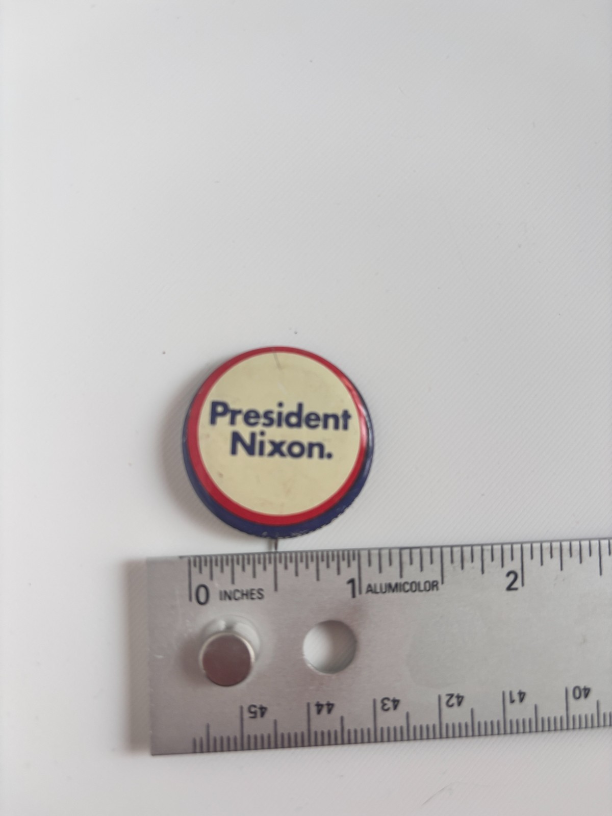 1972 Nixon Original Political Republican President Campaign Button Pin