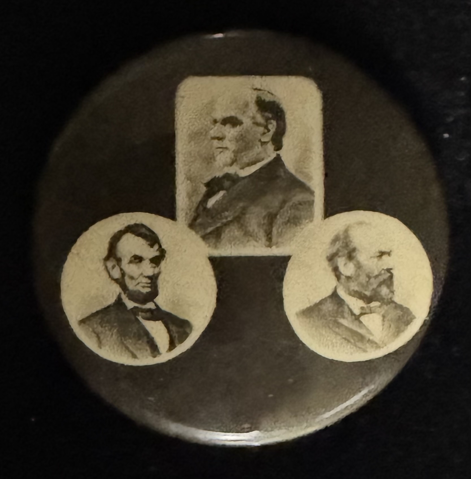 WILLIAM MCKINLEY-GARFIELD-LINCOLN MARTYRED PRESIDENTS 1 1/4″ SEPIA BUTTON-SCARCE