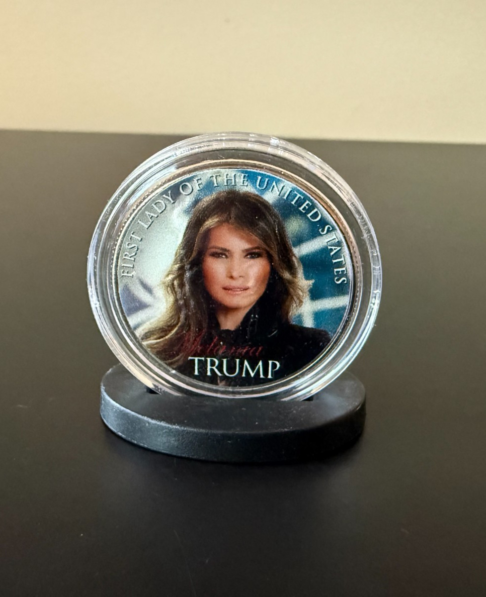 MELANIA TRUMP U.S. JFK Half Dollar Coin OFFICIAL PORTRAIT