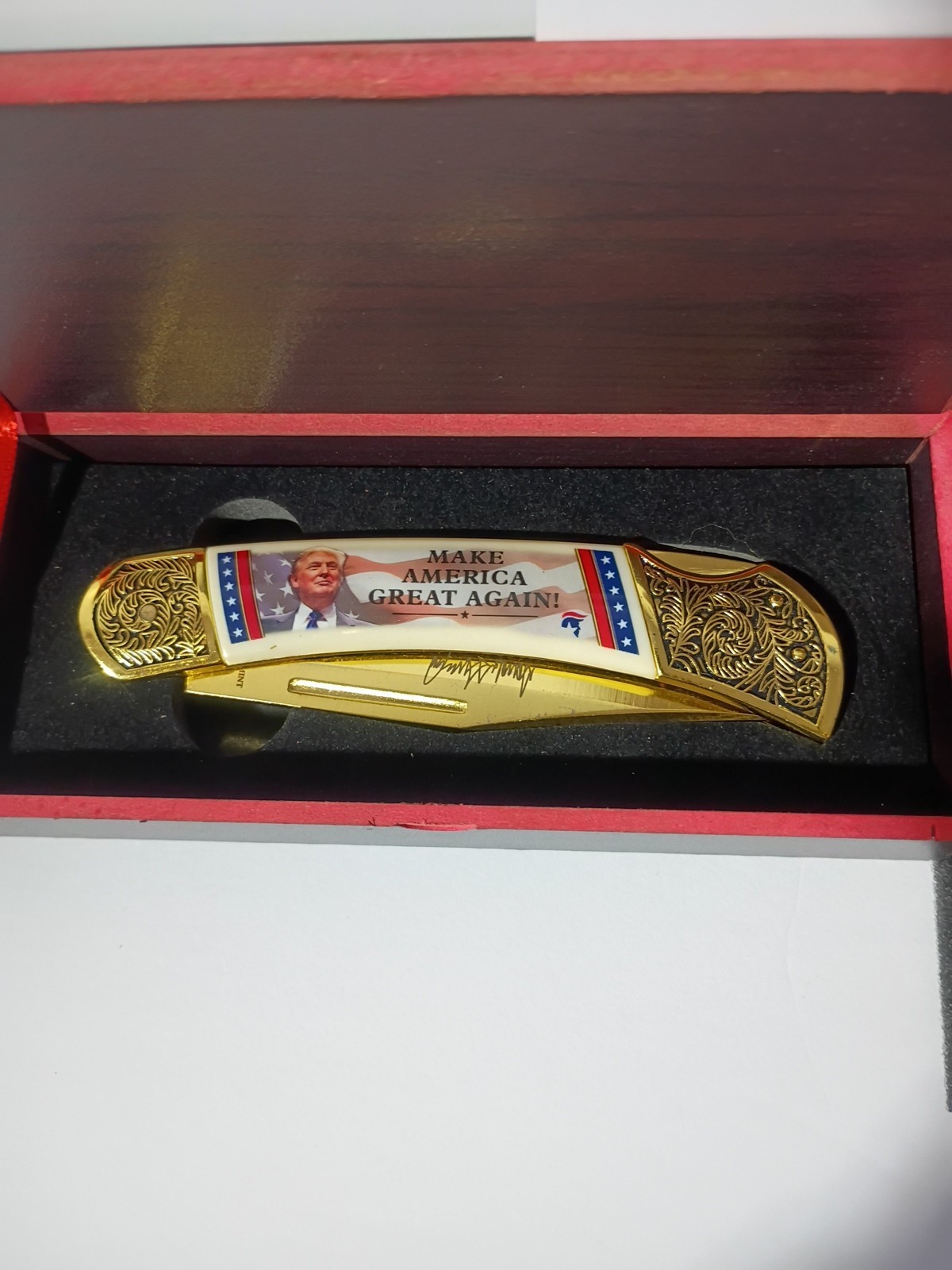American Mint Donald Trump President of the U. S. Pocket Knife Collection