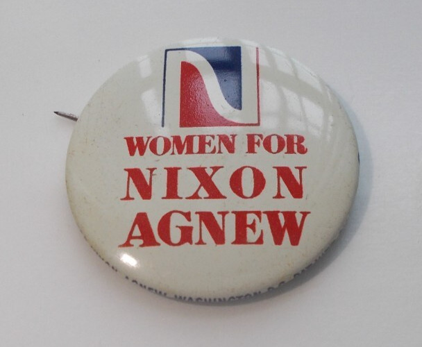 Richard Nixon Presidential Campaign Button Women for Nixon Agnew 1-3/8″