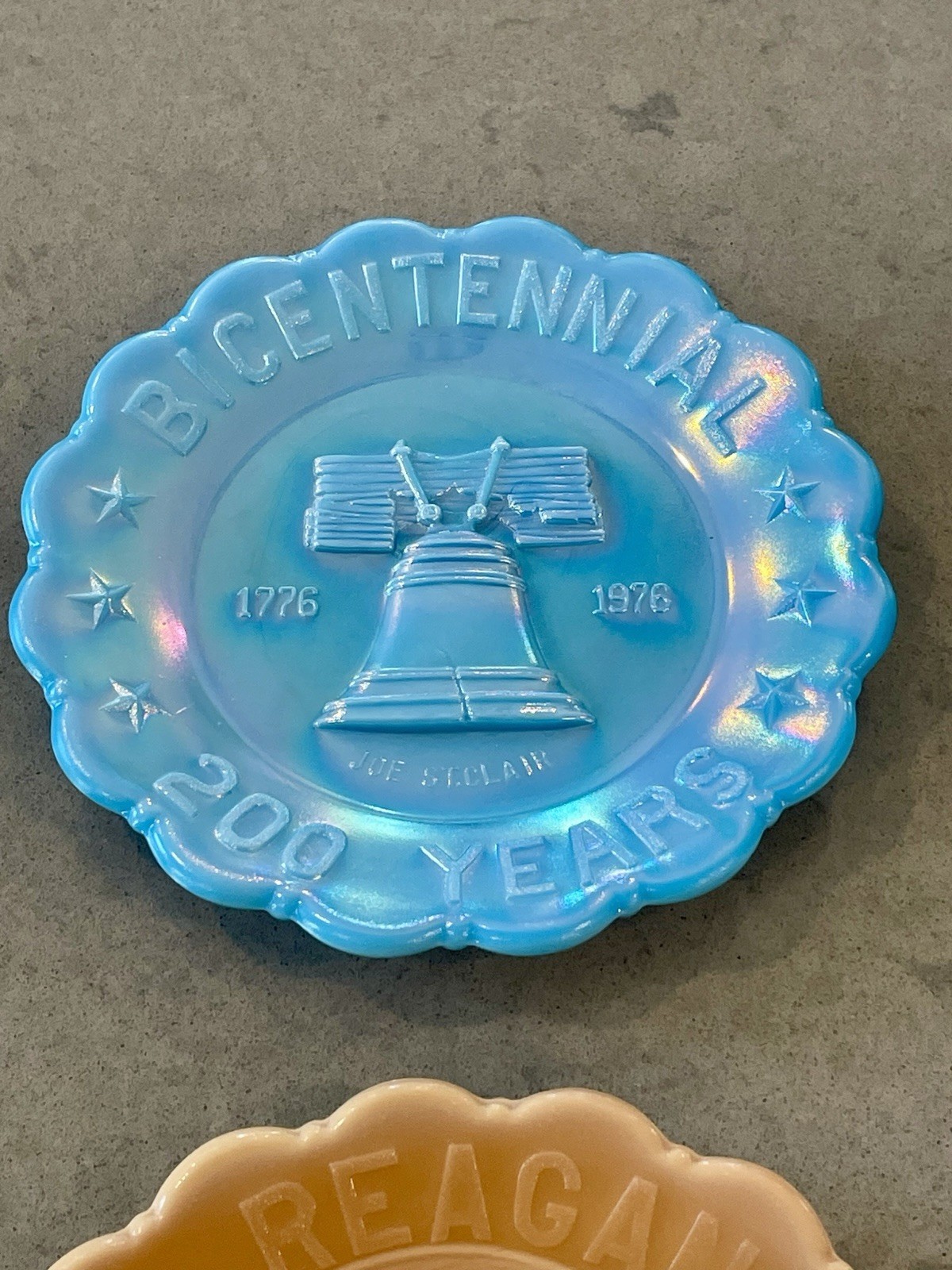 Joe St Clair 1980 Reagan Bush Carmel Slag Glass & Blue 1976 Bicentennial Plate