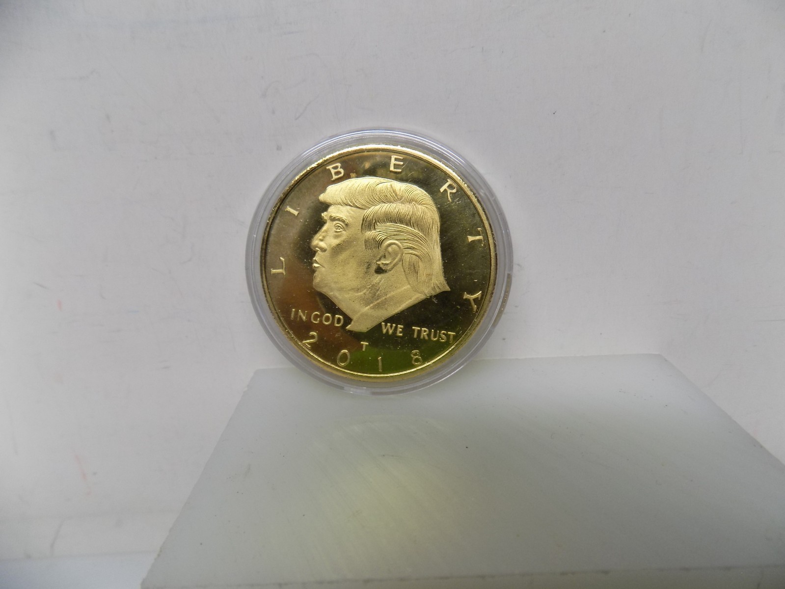Presidential Mint – 2018 DONALD TRUMP 45th President Gold Plated Metal Round