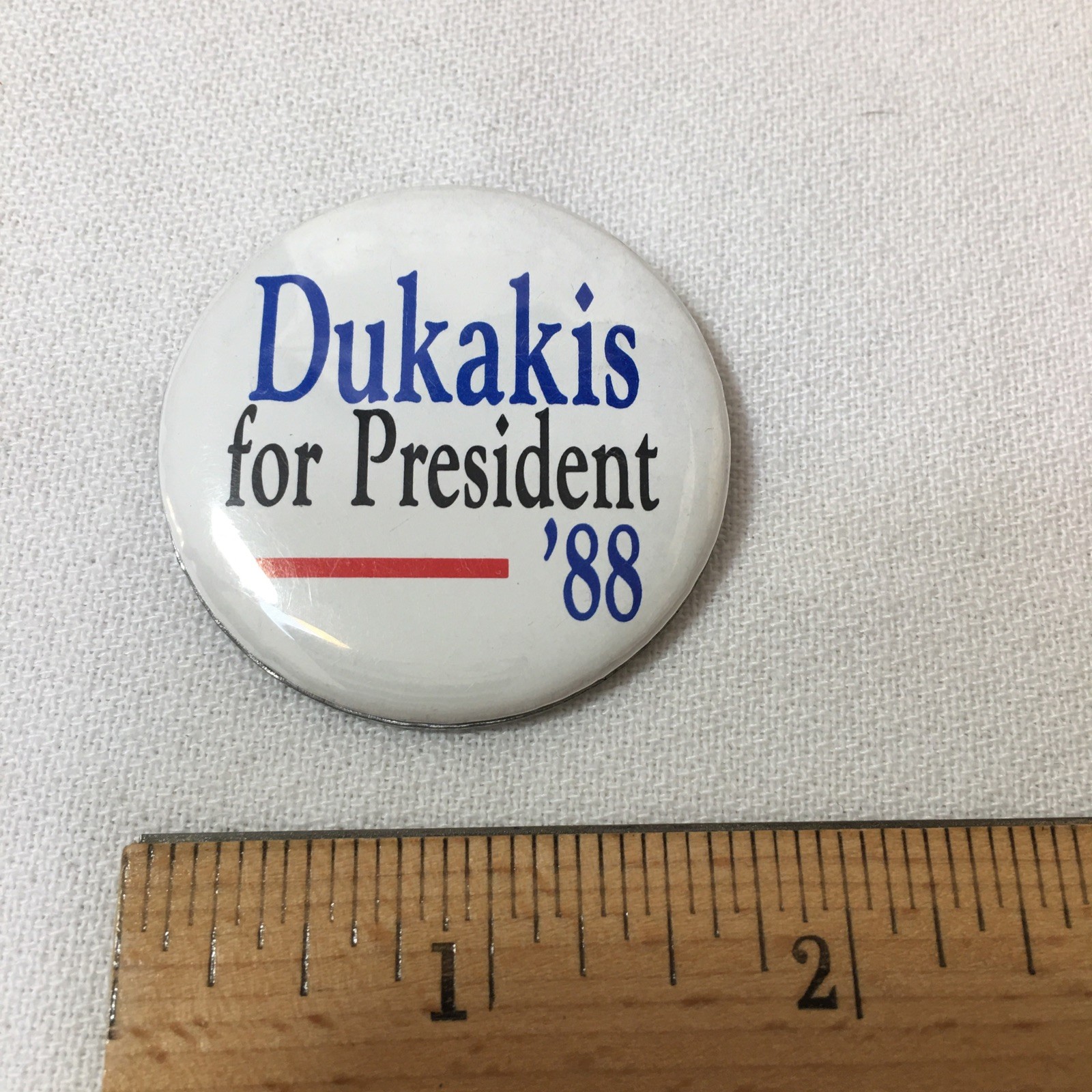 Political Memorabilia Michael Dukakis for President Pinback 1-3/4″ Campaign 1988