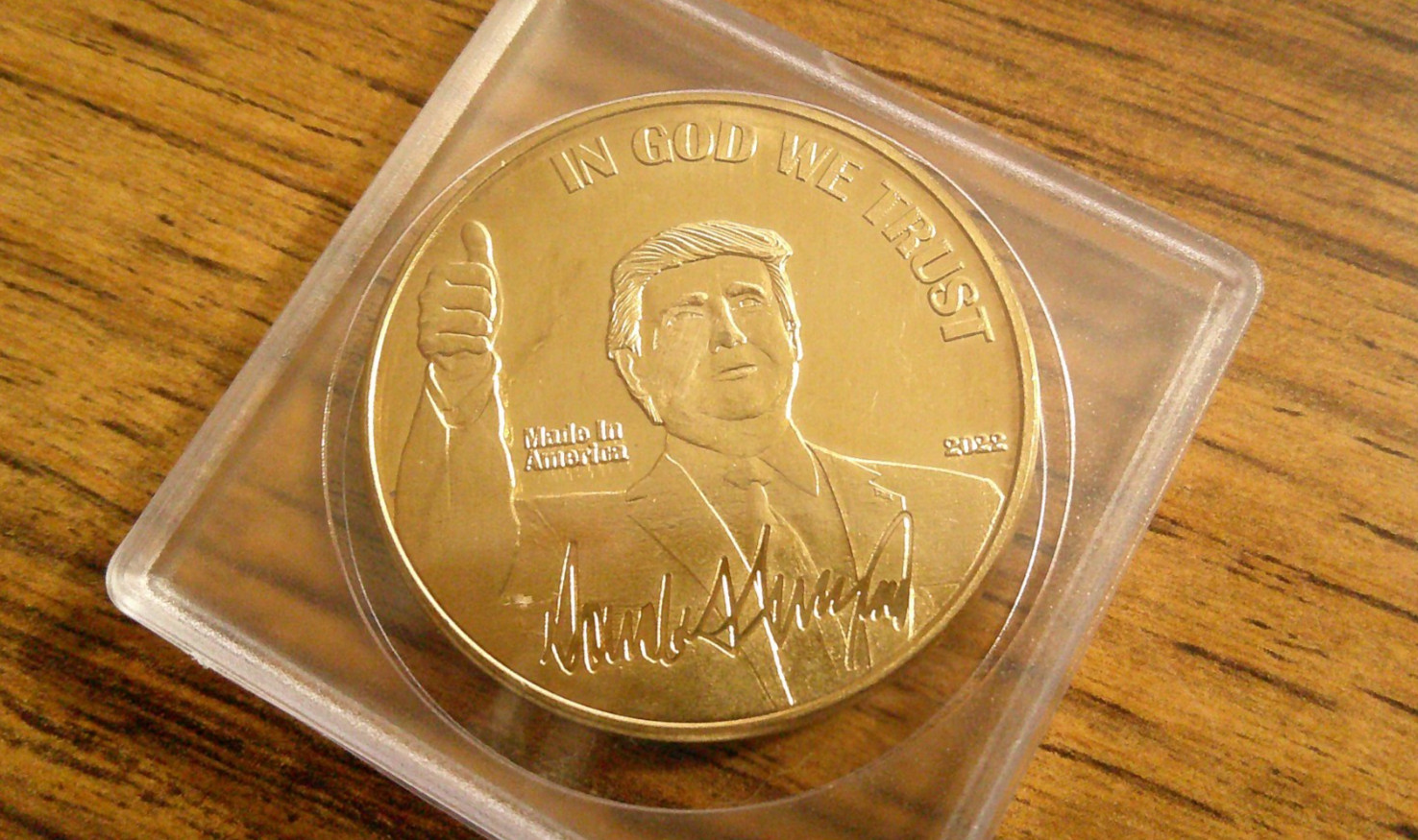2022 Trump Gold-Tone “In God We Trust” Commemorative Coin **IN CASE**