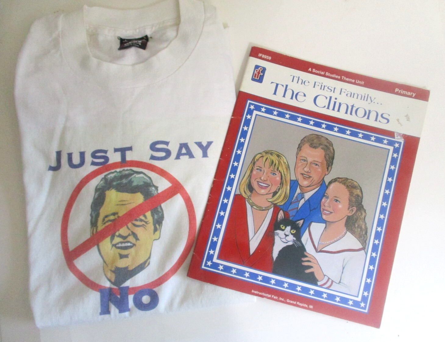 Anti- Clinton Political Shirt Size L + “The Clintons” First Family Info Book