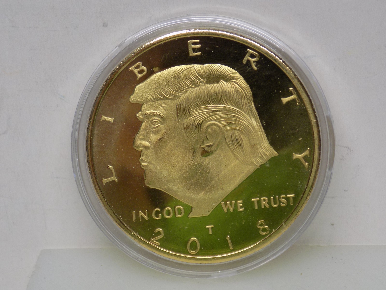 Presidential Mint – 2018 DONALD TRUMP 45th President Gold Plated Metal Round