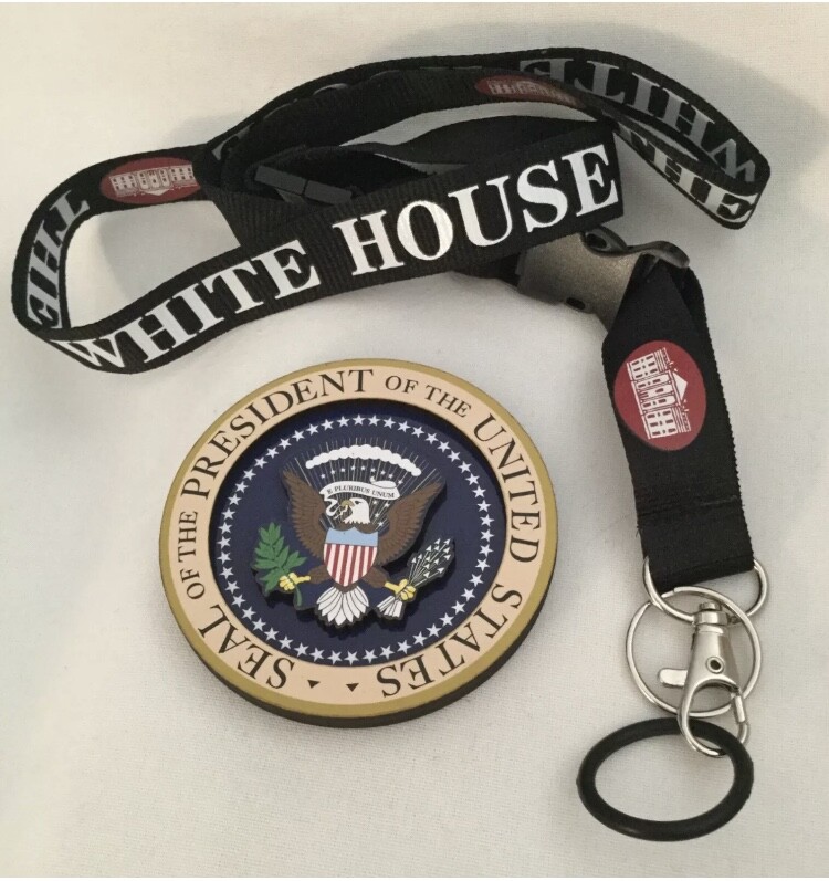 TRUMP WHITE HOUSE THANK YOU GIFT CARD SIGNED DONALD REPUBLICAN GOP OFFICIAL EXC