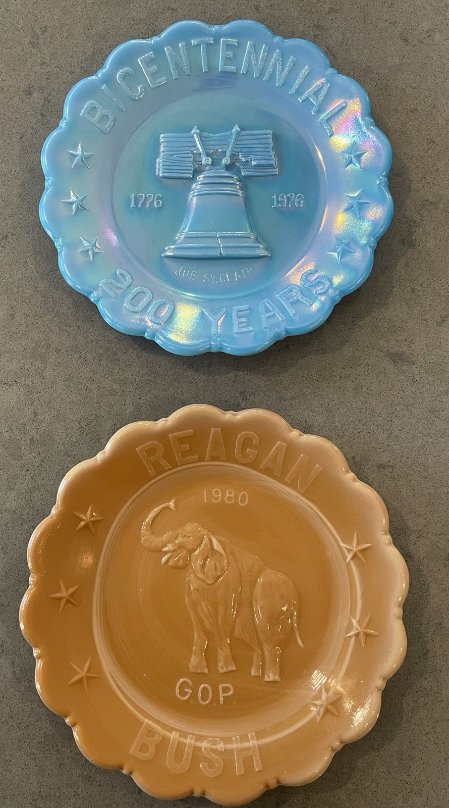 Joe St Clair 1980 Reagan Bush Carmel Slag Glass & Blue 1976 Bicentennial Plate