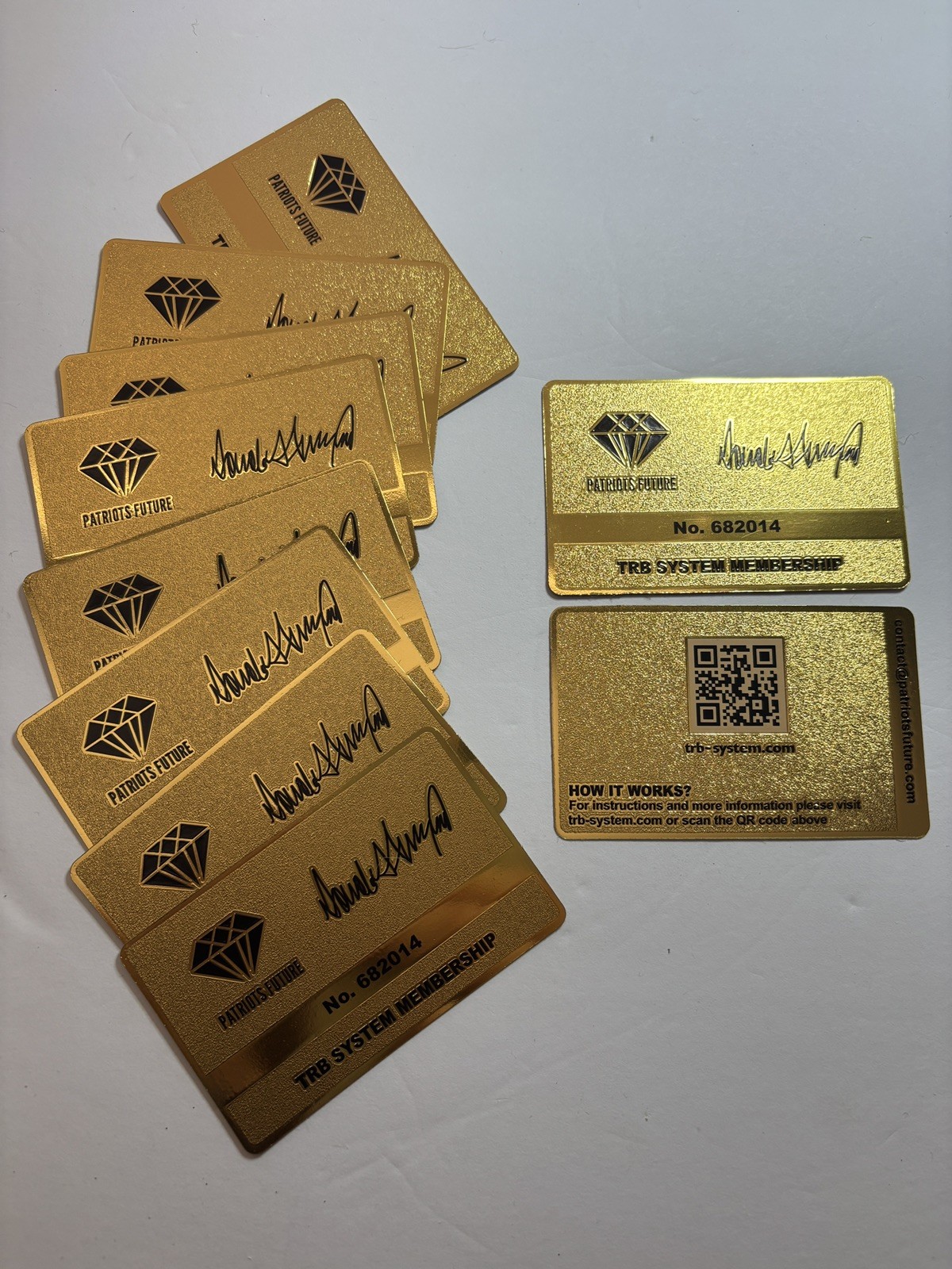 10x NEW DONALD J. TRUMP GOLD TRB SYSTEM MEMBERSHIP CARD COLLECTABLE