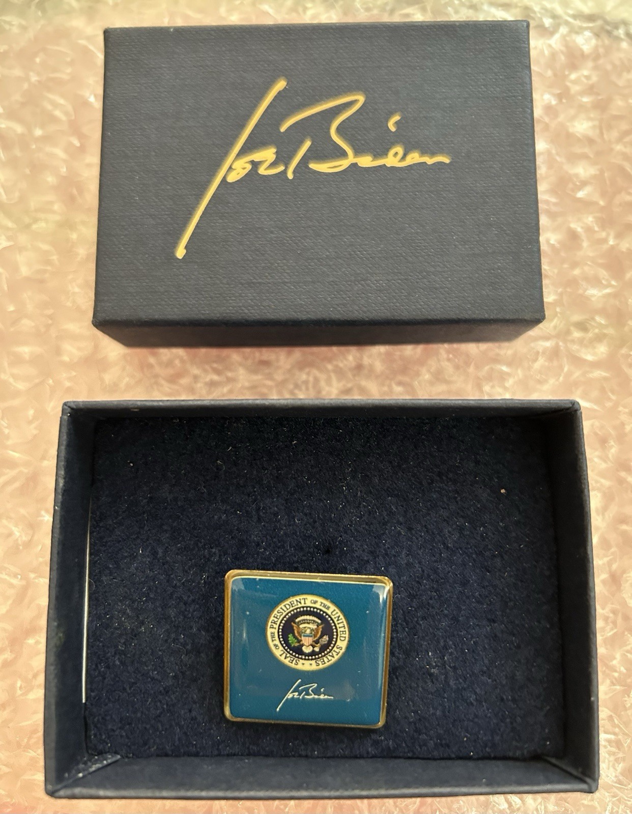 JOE BIDEN President Lapel Pin Blue Enamel UNION MADE UAW 2179 in Signature Box