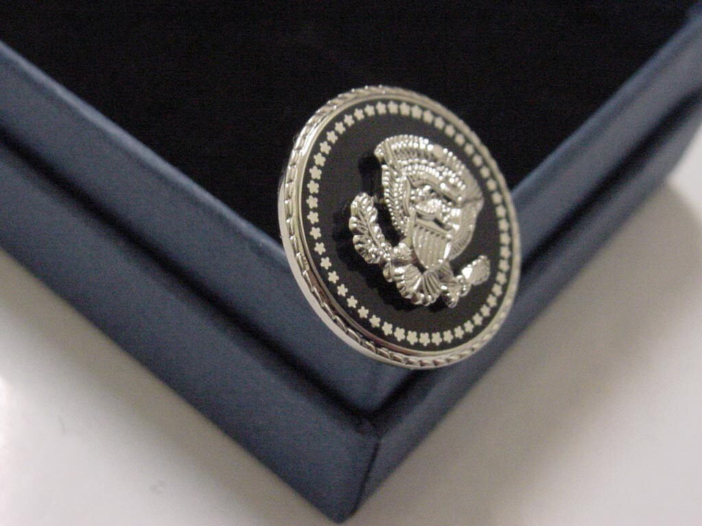 President TRUMP Lapel Pin – Presidential seal Lapel Pin Eagle silver