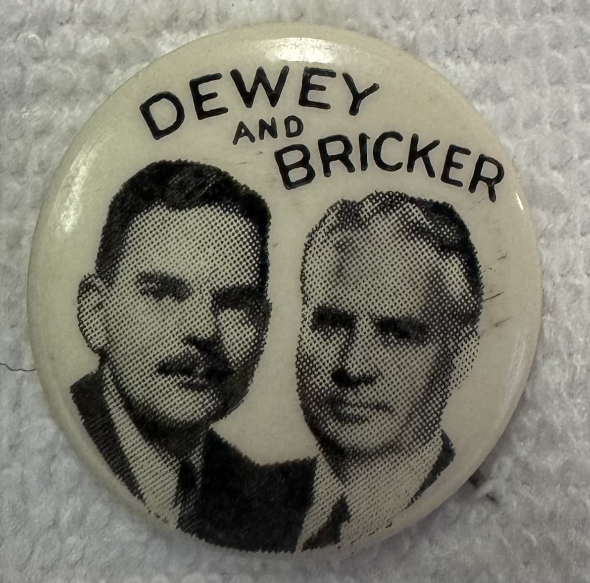 1944 THOMAS DEWEY 1″ DEWEY-BRICKER CELLULOID JUGATE CAMPAIGN BUTTON-DEAD MINT!