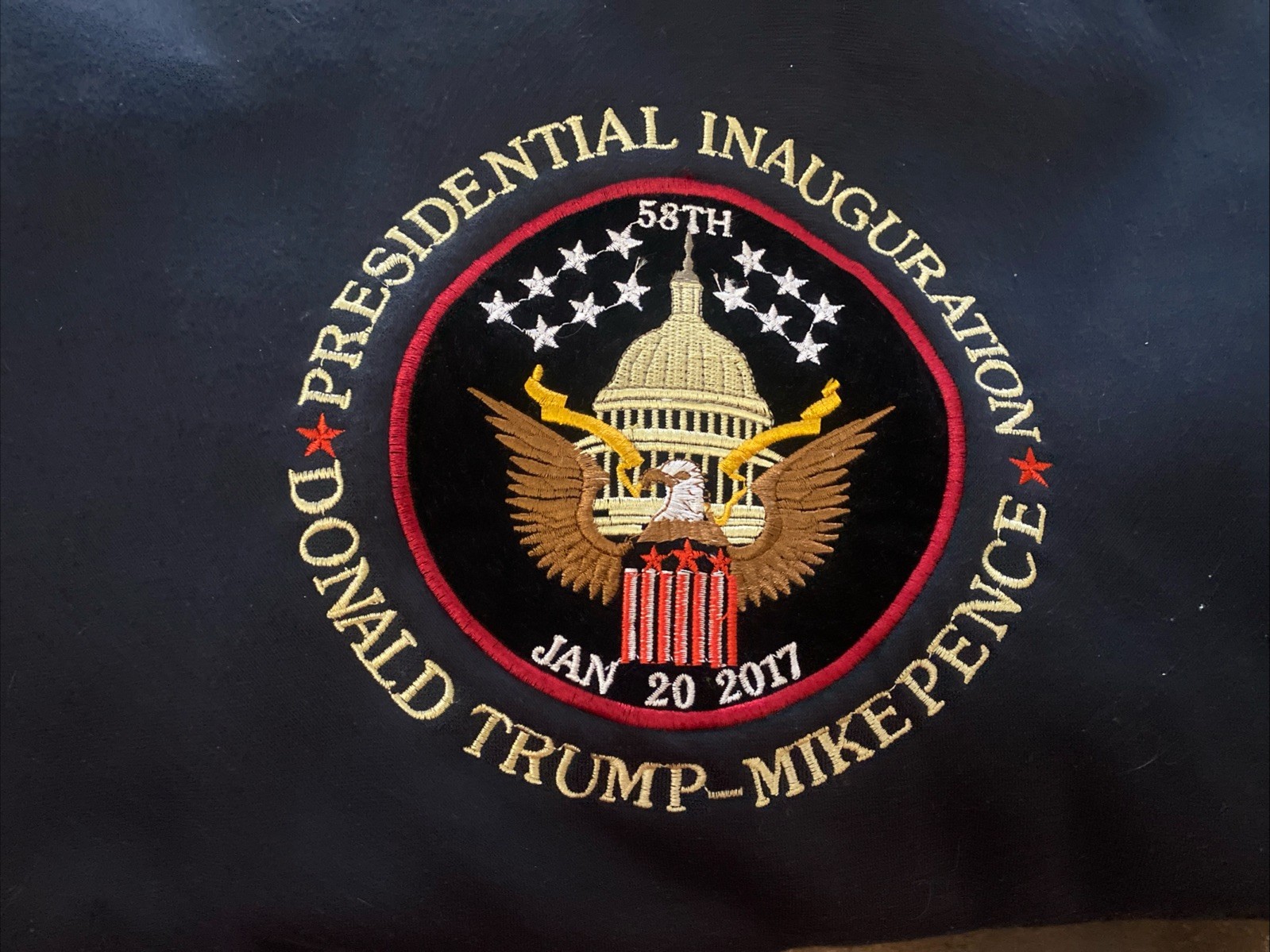 TRUMP INAUGURATION 2017 BLUE HOODIE PRESIDENTIAL EAGLE SEAL – Size XL