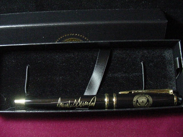 Presidential seal Donald J. Trump BLACK Ballpoint Pen – New