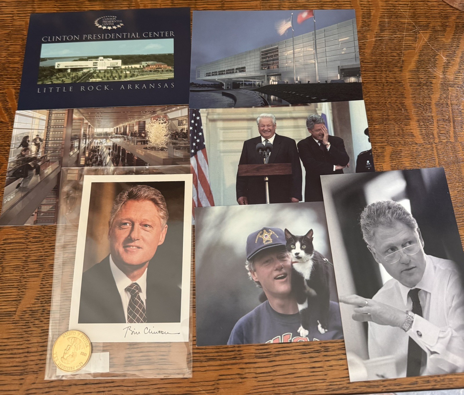 Bill Clinton Presidential Commemorative Coin 1993 w/ Info Card Plus 6 Post Cards