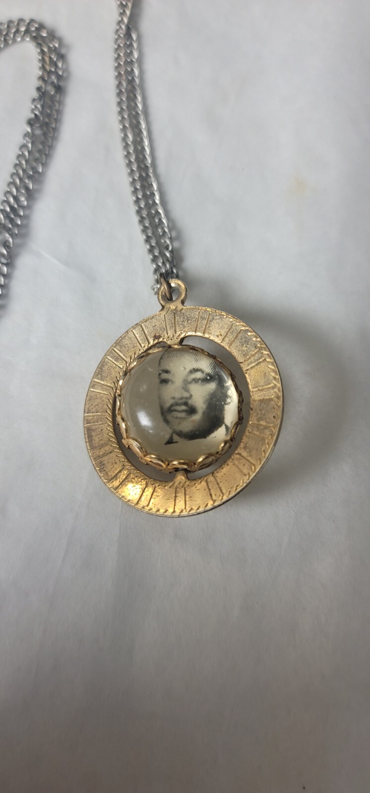 MLK/Martin Luther King Jr & RFK/Robert Kennedy rotating bubble pendant 1968