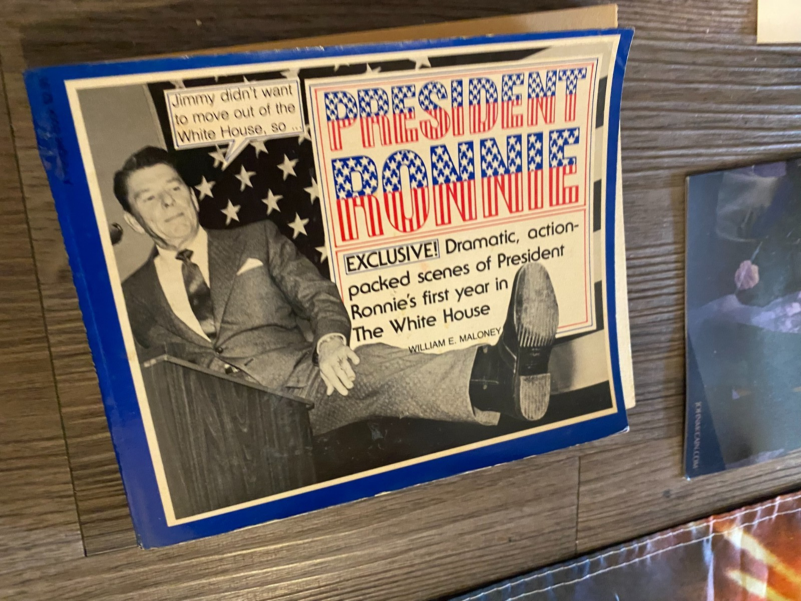 3×5 Trump flags w/ lot McCain Palin campaigning and President Ronnie Reagan book