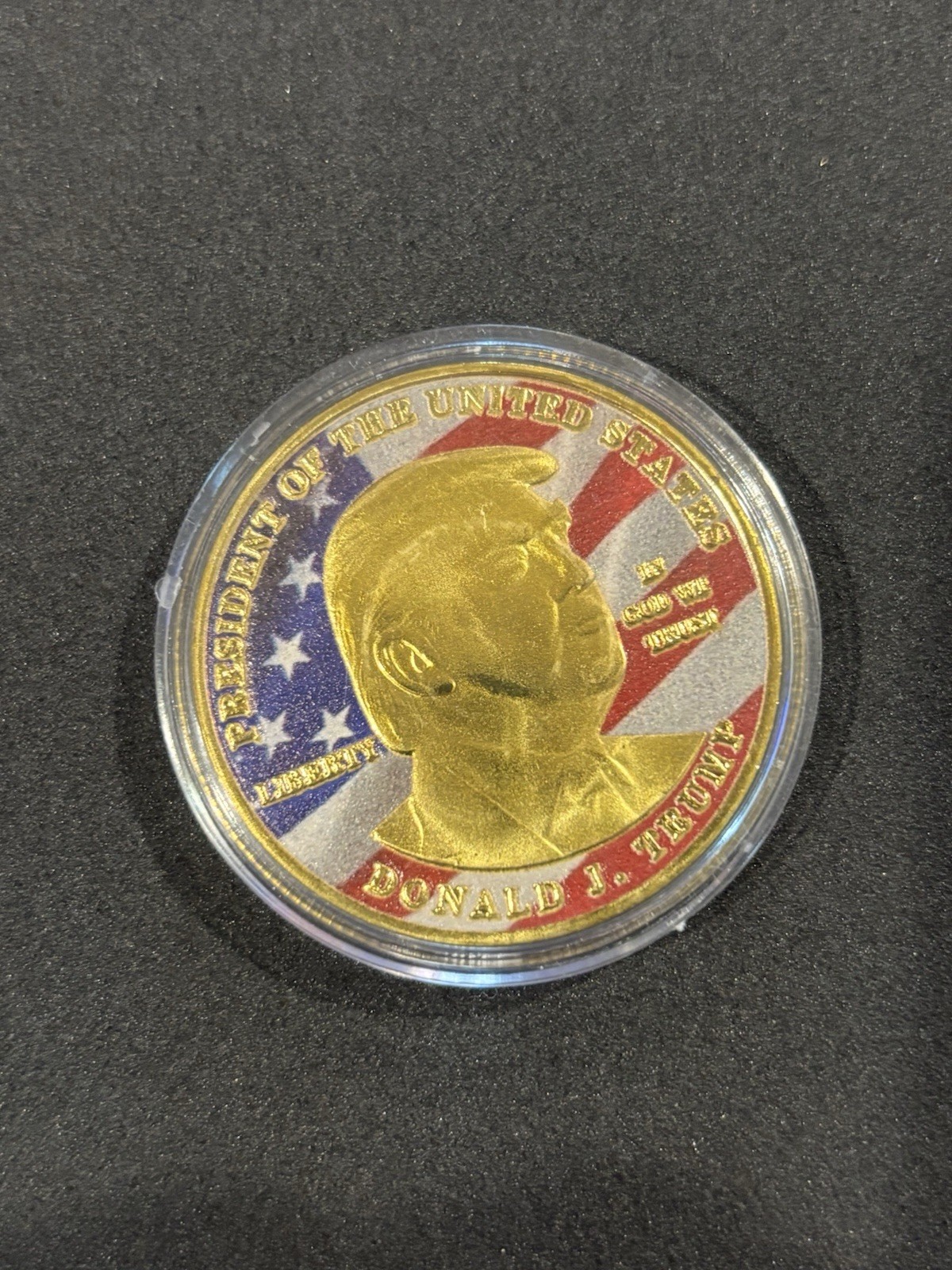 45th US President Donald Trump Profile Red White Blue Gold Tone Collectible Coin