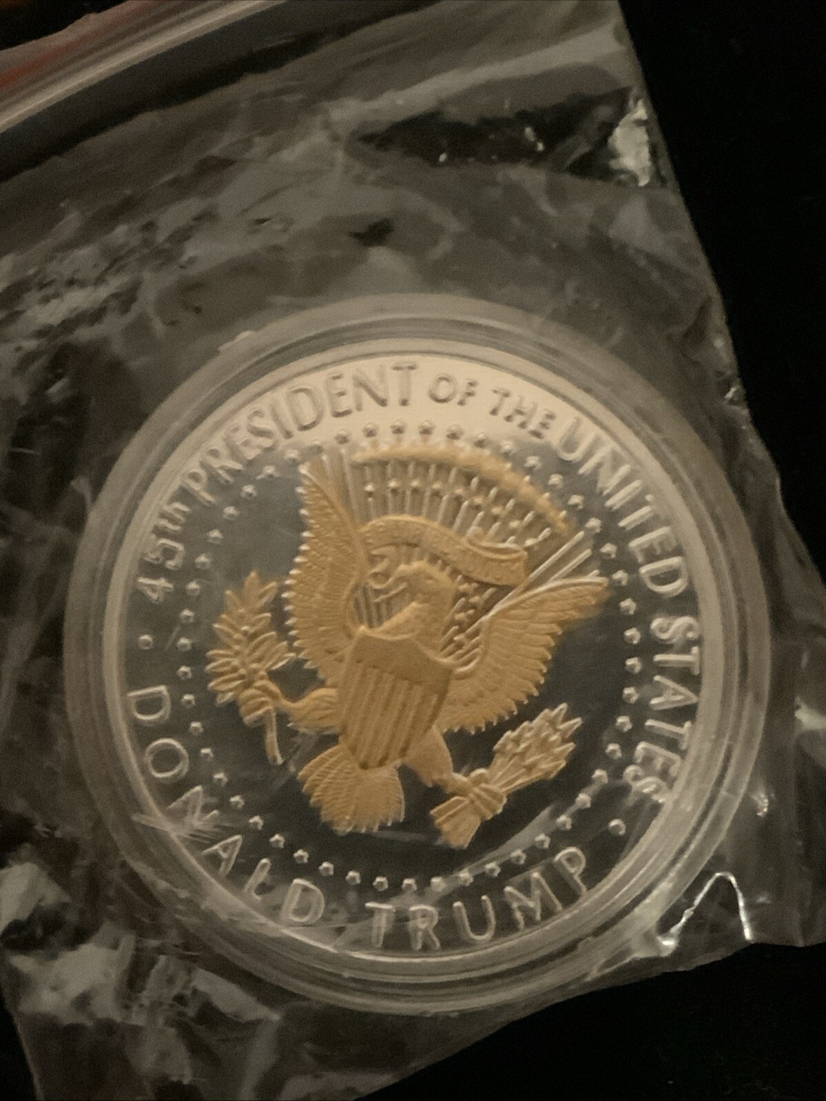 Donald Trump ‘Keep America Great’ Gold & Silver Plated 2020 Coin In Case