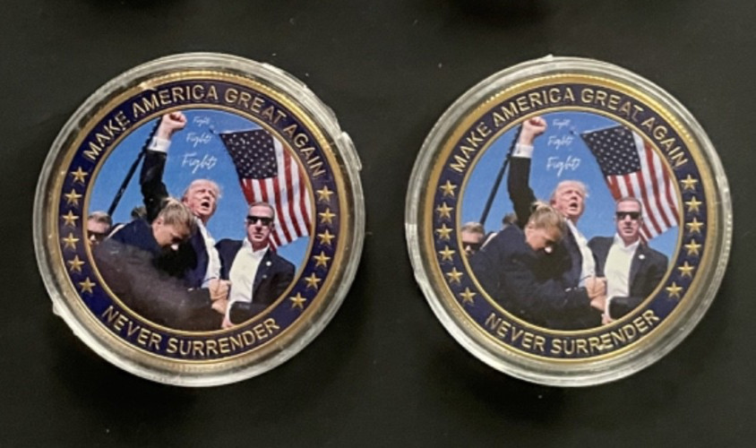 2 Donald Trump Make America Great Again Never Surrender Commemorative Coins