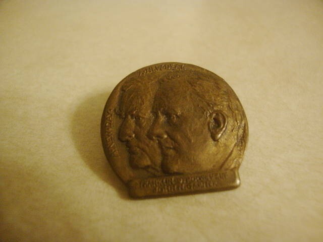 Vintage Franklin D. Roosevelt John N. Garner ’32 Campaign Pin A New Deal Day!