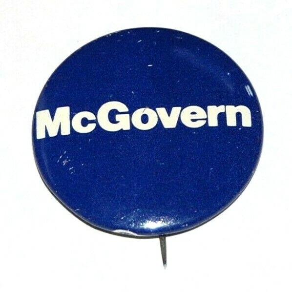 1972 GEORGE MCGOVERN 1.5″ IN campaign pin pinback button political president