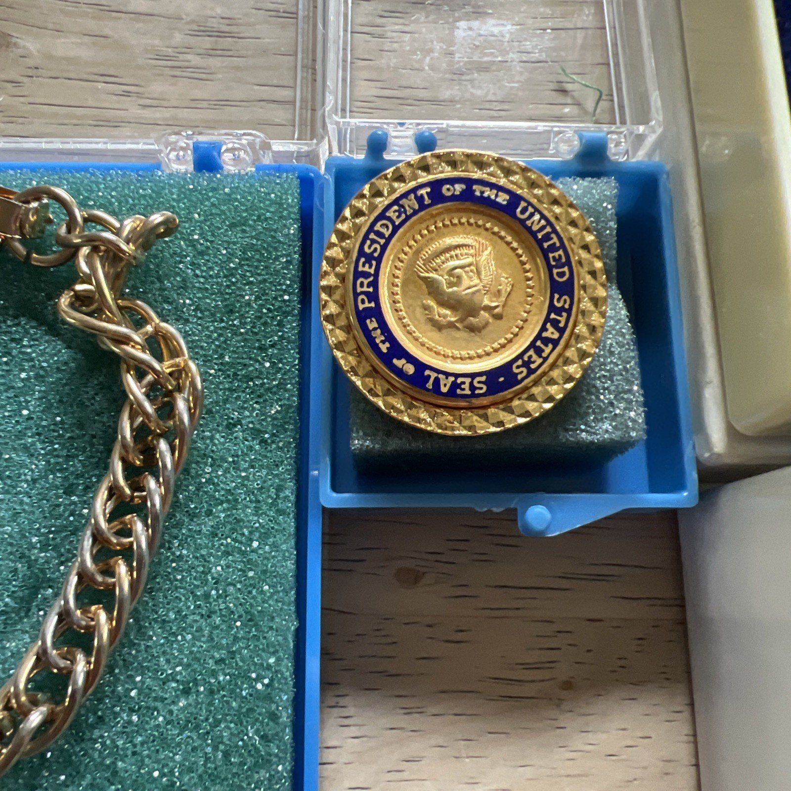 OFFICIAL Seal Of The President Bracelet & Key Chain, Cuff Links, Pin Ford Series