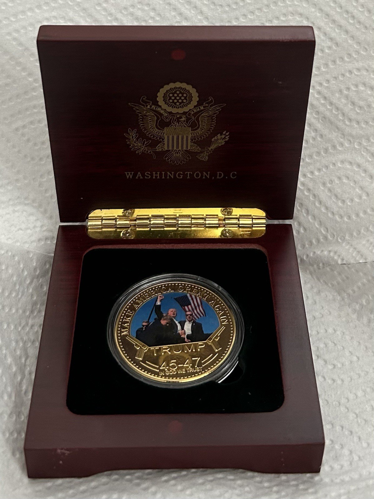 TRUMP WHITE HOUSE RED 2019 EASTER WOOD EGG SIGNATURE REPUBLICAN MAGA GOP RARE
