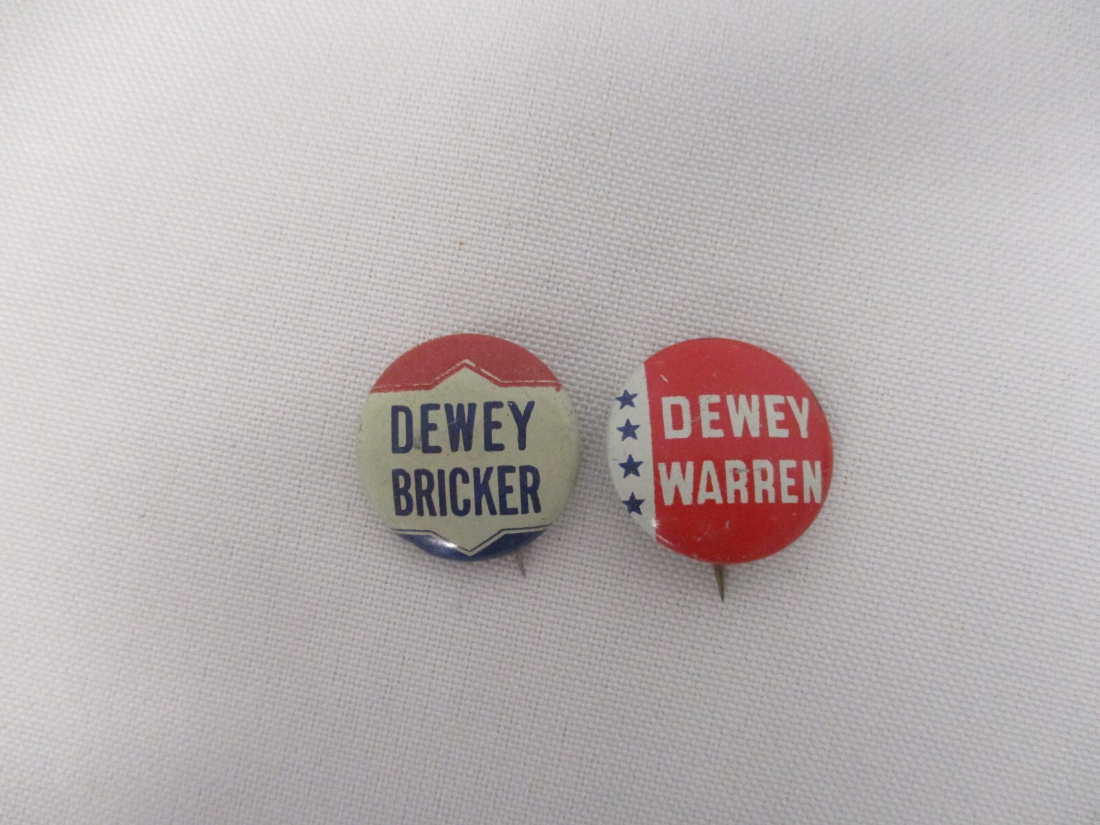 2 VINTAGE DEWEY WARREN & BRICKER POLITICAL CAMPAIGN PINBACKS PINS