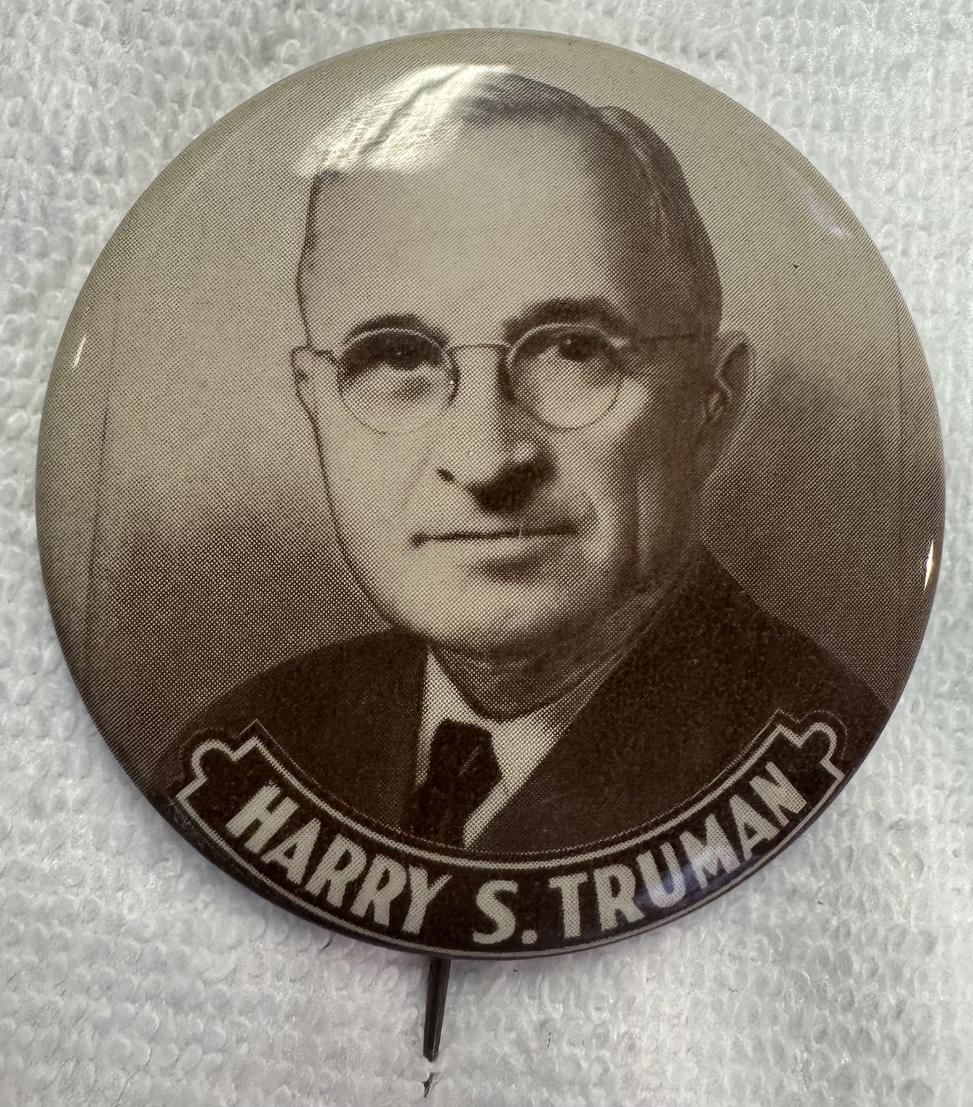 1948 HARRY S. TRUMAN; HANDSOME 2 1/4″ CELLO SEPIA CAMPAIGN BUTTON-NEAR MINT+!