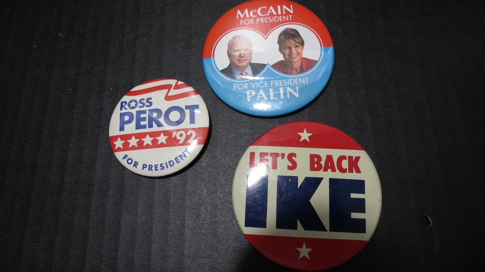 3 POLICTAL BUTTONS John McCain & Sarah Palin PEROT AND IKE 3 PINS POLICICAL