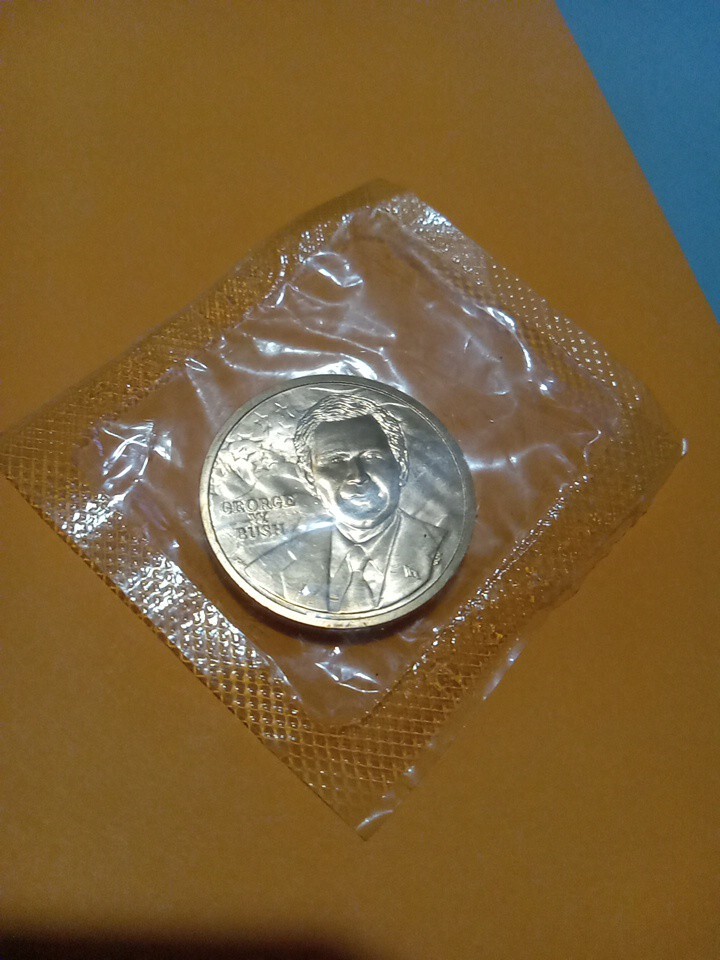 George W. Bush (First Term) Bronze Medal 1 5/16 Inch Support Coin – Mint Sealed