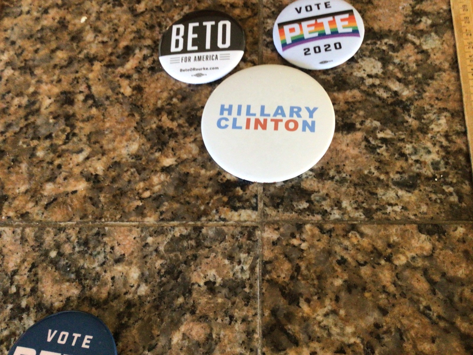 Lot 3 Pete Buttigieg Beto Hilary Clinton Pin Buttons Democrat 2020 campaign (a)