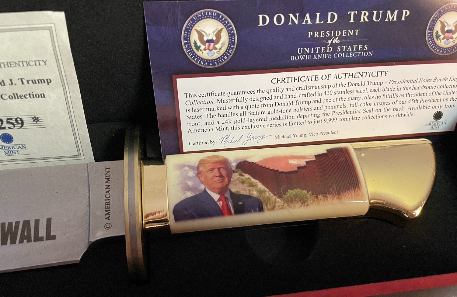 President Donald Trump “We Must Build The Wall” 12.7 inch Bowie Knife New in box