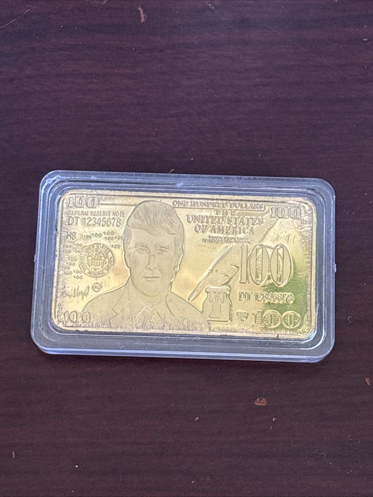 US President Donald Trump $100 Dollors Gold Plated Commemorative Bar Coin Gift