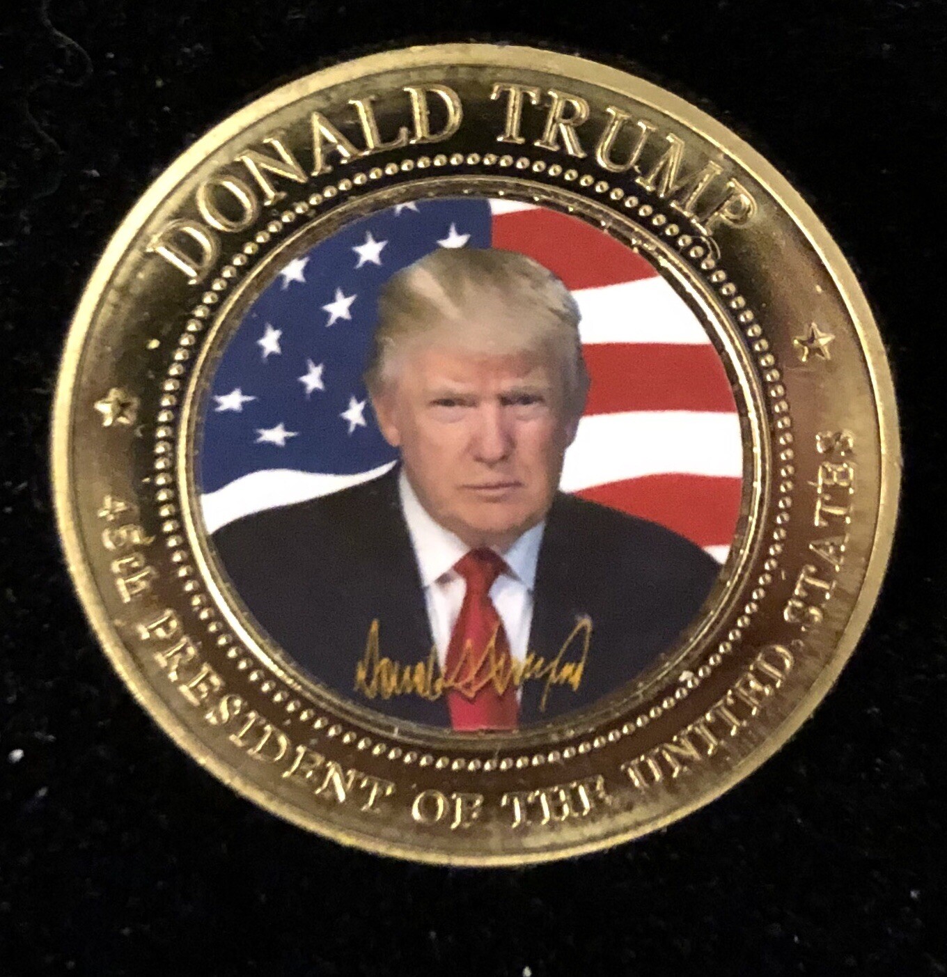 PHOTO TRUMP CHALLENGE COIN + 2019 EASTER BLUE EGG WHITE HOUSE REPUBLICAN GOP