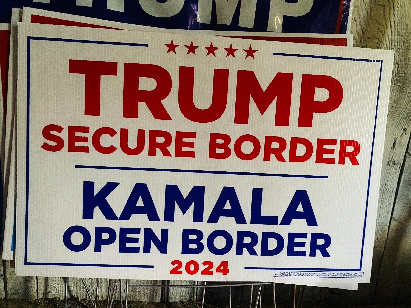 2024 TRUMP – SECURE BORDER / KAMALA – OPEN BORDER CAMPAIGN SIGN 24″ x 16″ MAGA