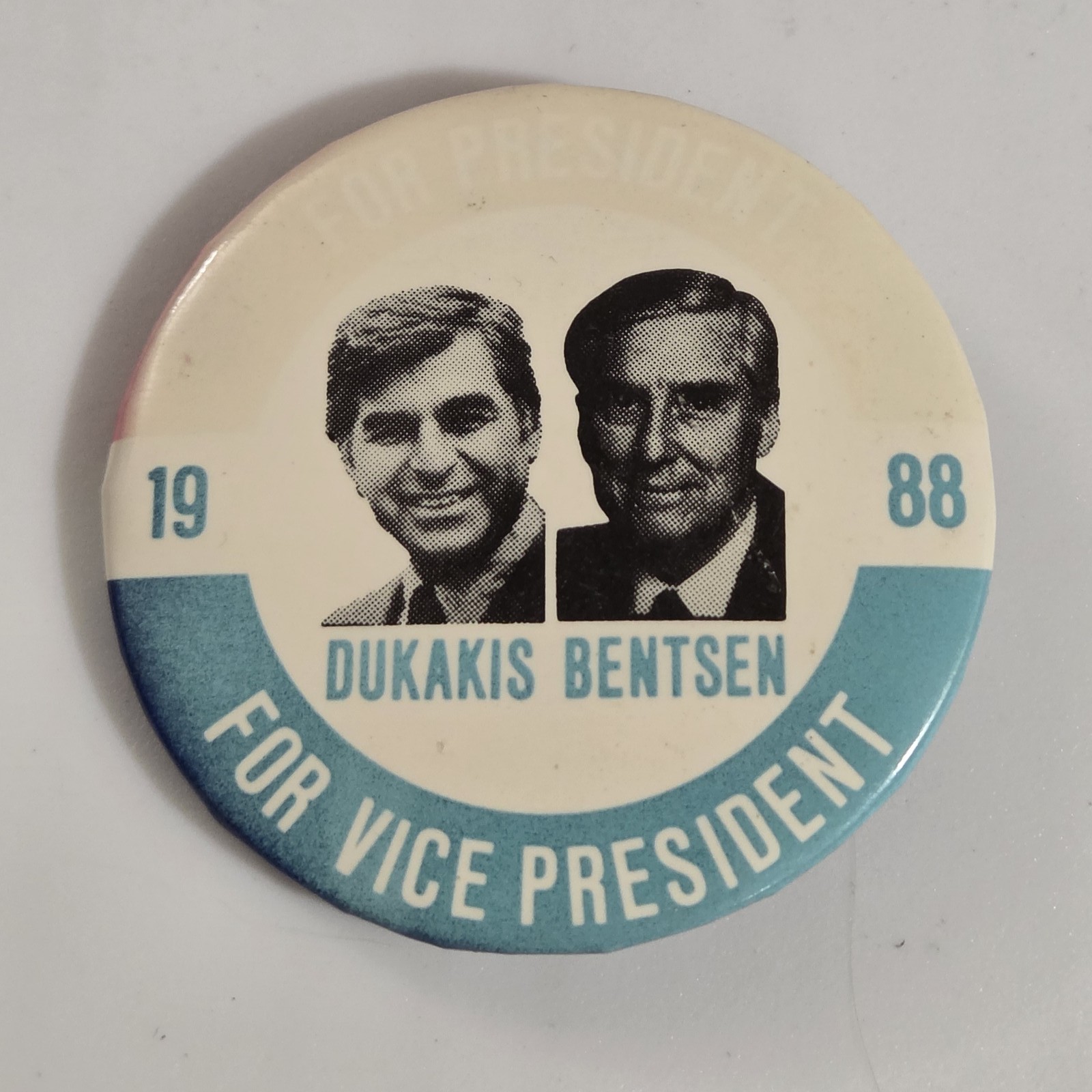 1988 Dukakis Bentsen Presidential Vice Presidential Campaign Pinback Button