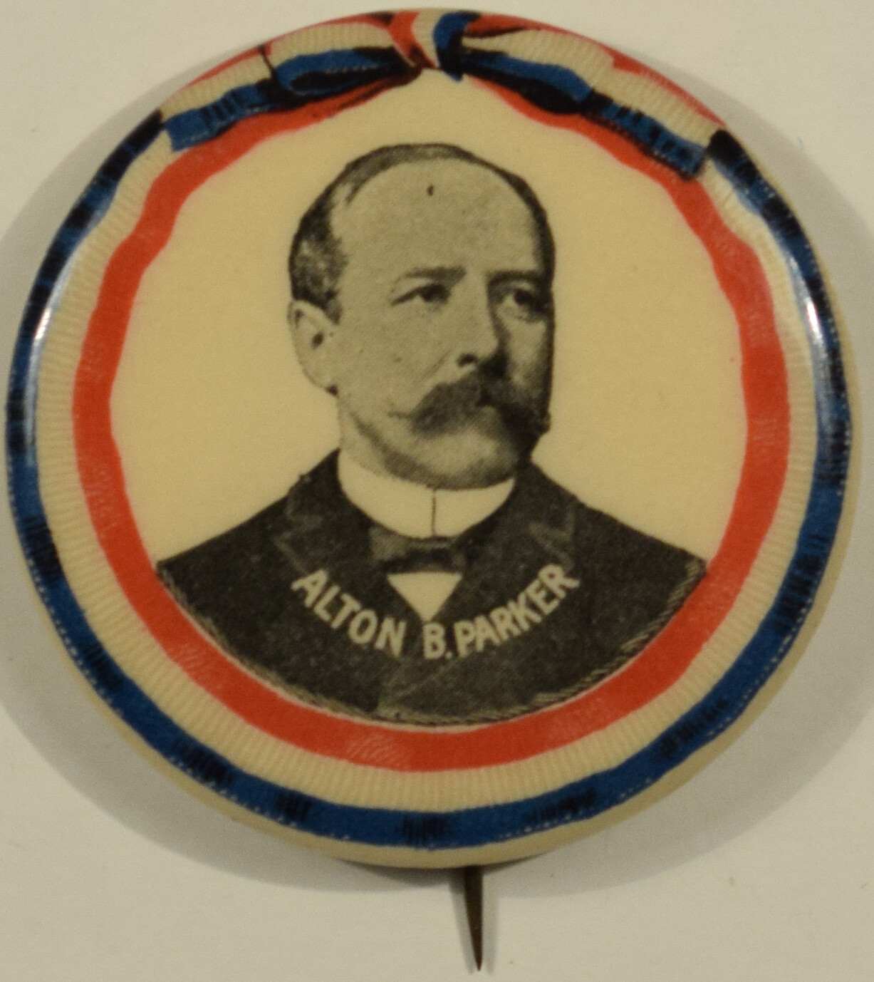 ALTON PARKER 1904 1 1/4″ CELLULOID PICTORIAL CAMPAIGN BUTTON-GRAPHIC & NEAR-MINT