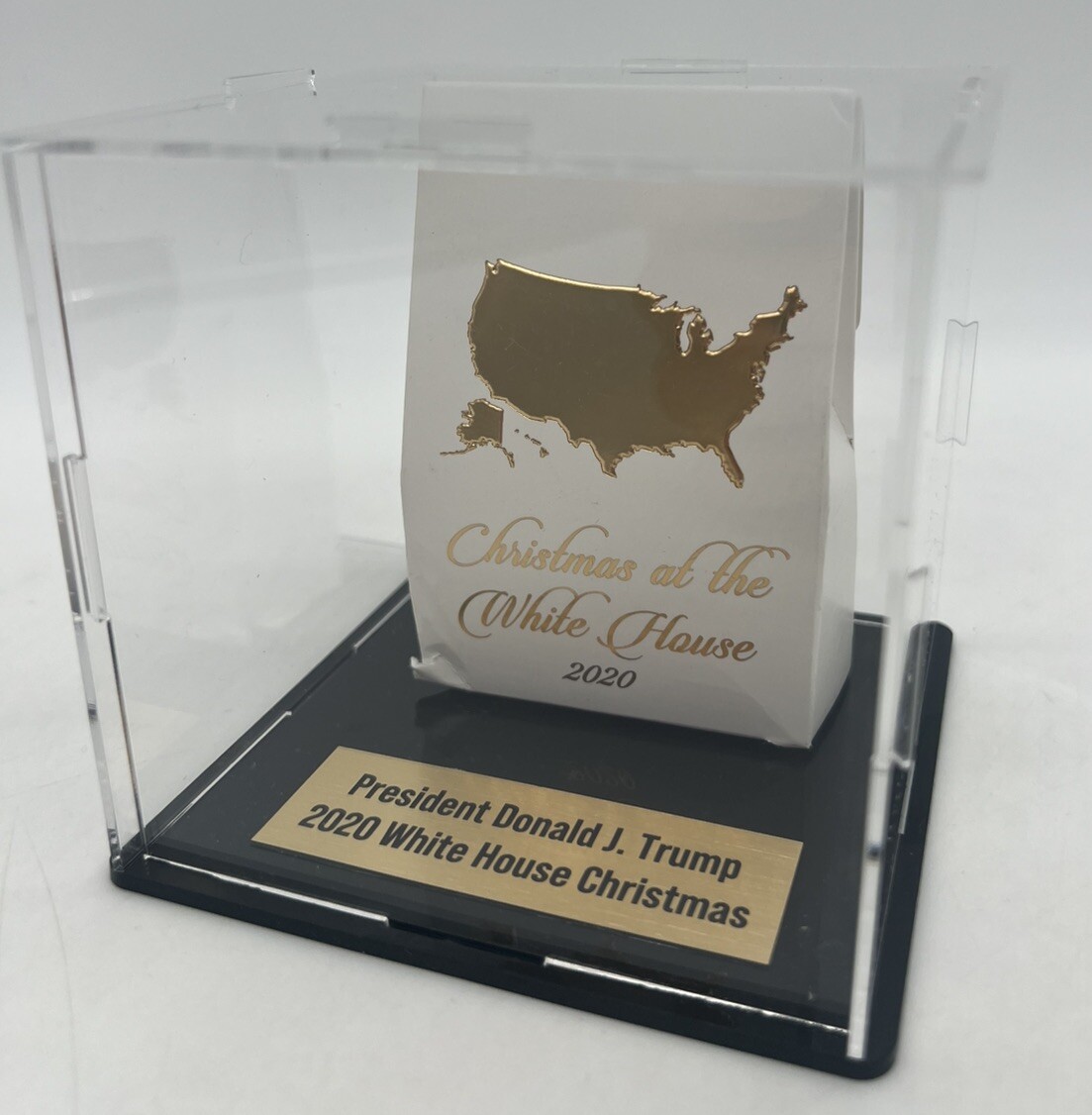 2020 Donald J Trump & Melania White House Christmas Gift In Display Case Unique