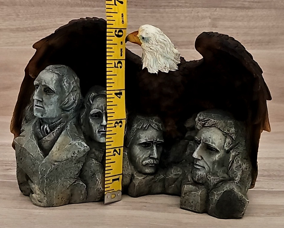 Mount Rushmore with Eagle Statue Approx. 9×6.25 Patriotic Presidential Sculpture