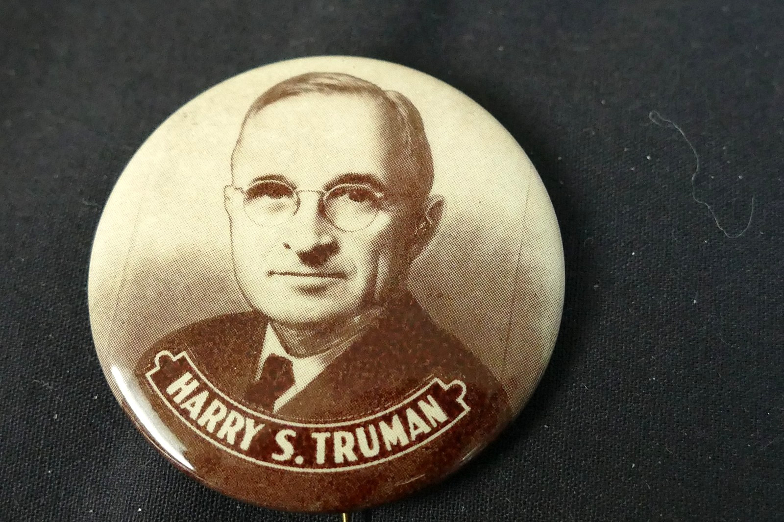 1948 Harry S. Truman Sepia Toned Celluloid Campaign Button Pin Pinback 1 3/4″