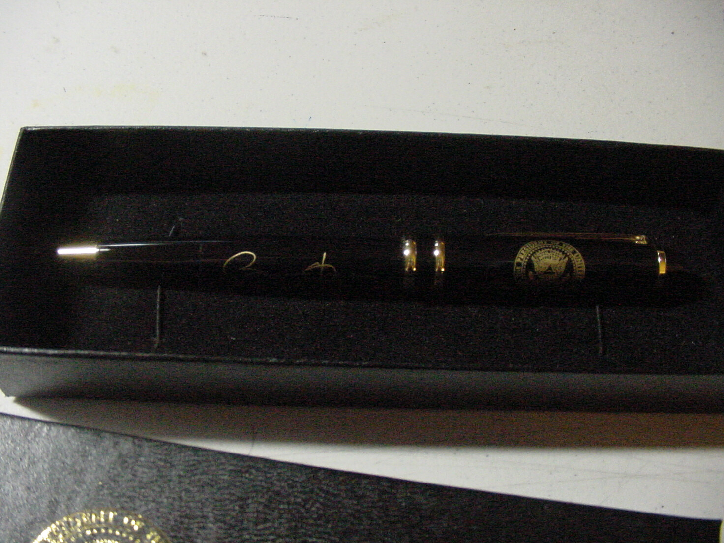 Presidential seal President BARACK OBAMA BLACK Ballpoint Pen – Free Shipping