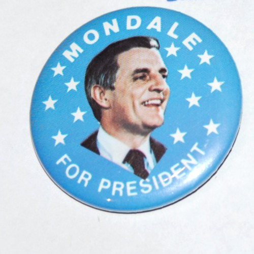 1984 WALTER MONDALE campaign pin pinback button political presidential election