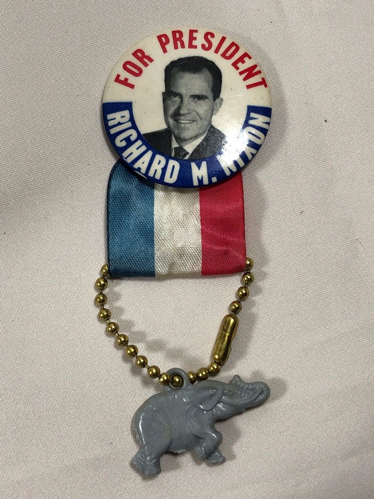 1969 Richard Nixon Presidential political campaign pin button badge & Key Ring