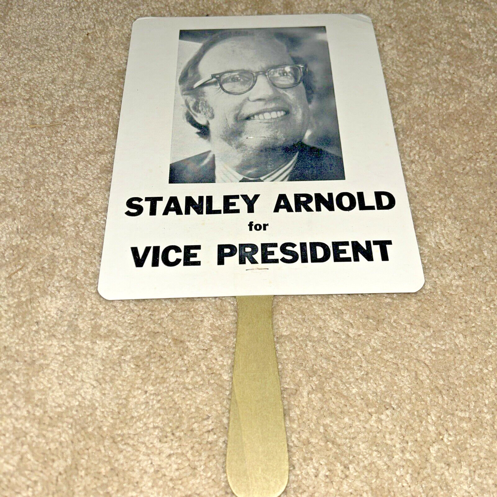 1972 STANLEY ARNOLD for VICE PRESIDENT Hand Fan DEMOCRAT